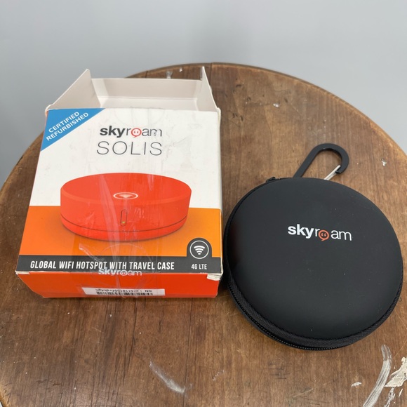 skyroam solis Other - Skyroam Solis Global WiFi Hotspot with Travel Case